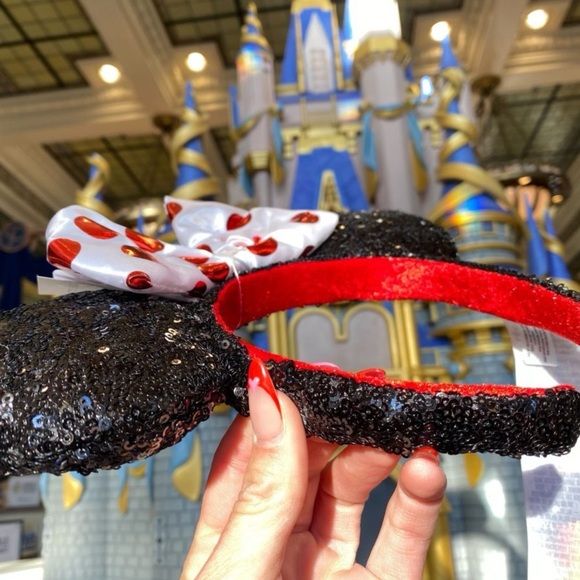 Sequined Polka Dot Minnie Mouse Ear Headband - Picture 6 of 9